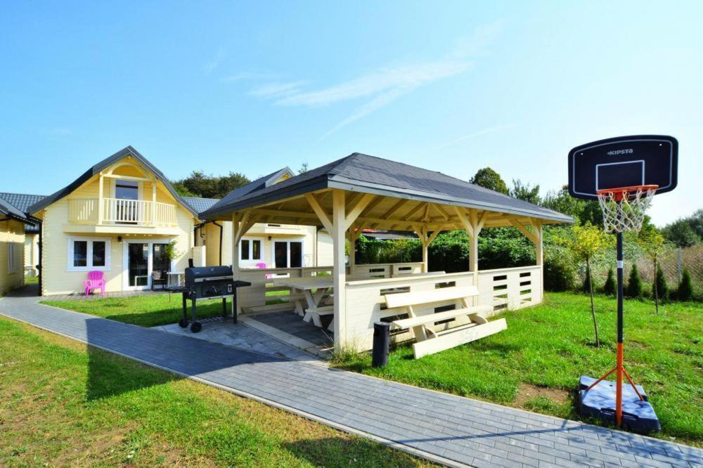 Holiday Resort, Ustronie Morskie Exterior photo