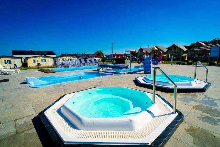 Holiday Resort, Ustronie Morskie Exterior photo